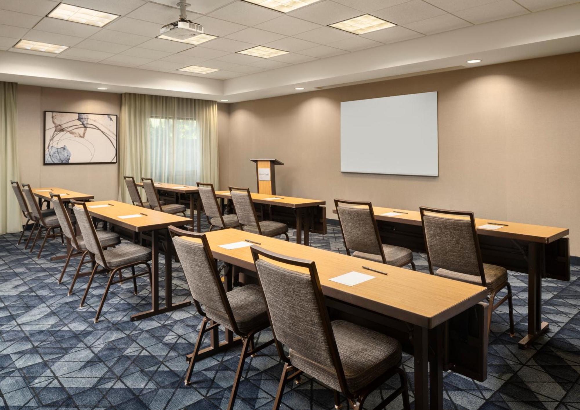 Courtyard By Marriott Denver North/Westminster Eastlake Экстерьер фото