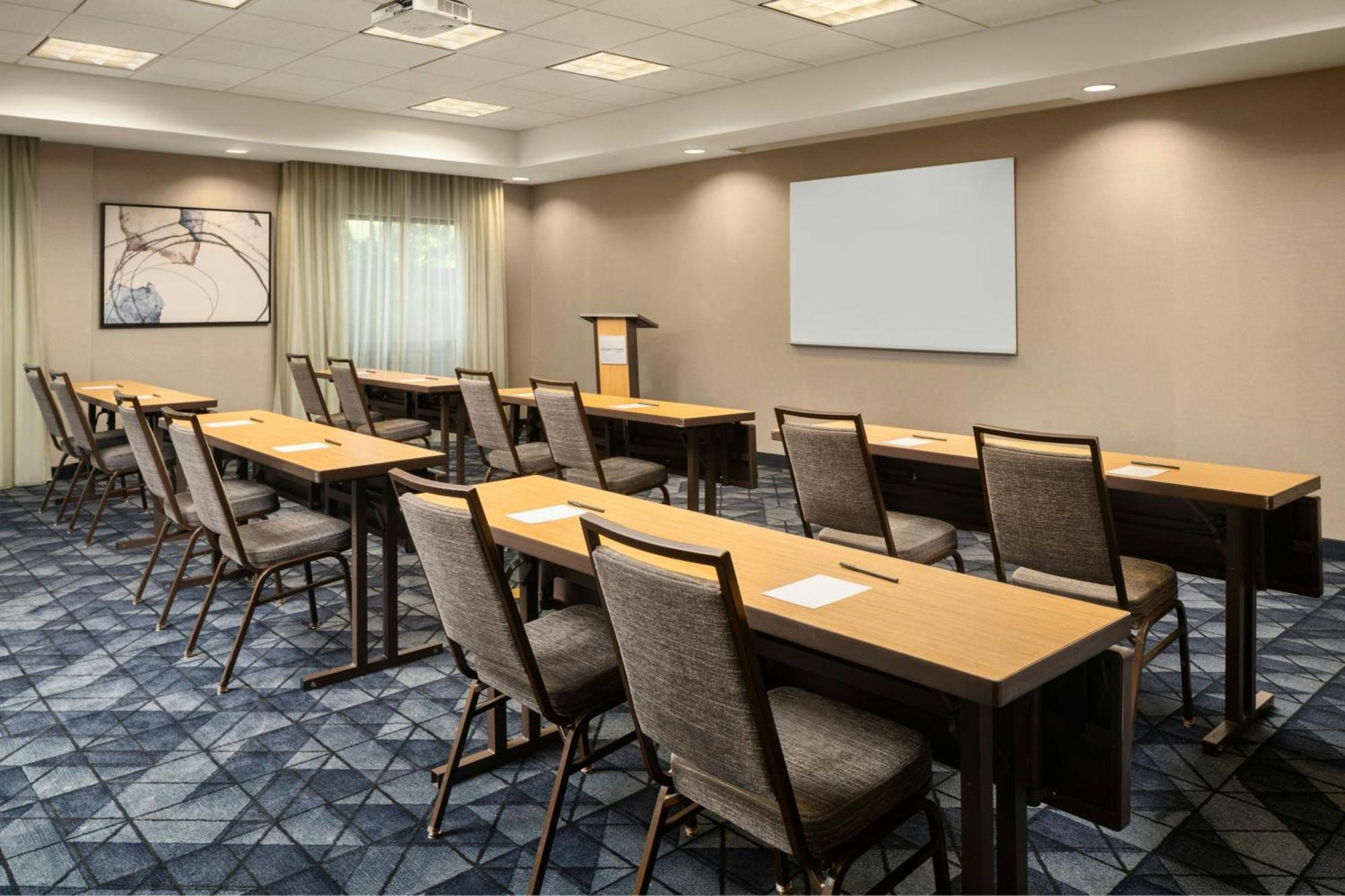 Courtyard By Marriott Denver North/Westminster Eastlake Экстерьер фото