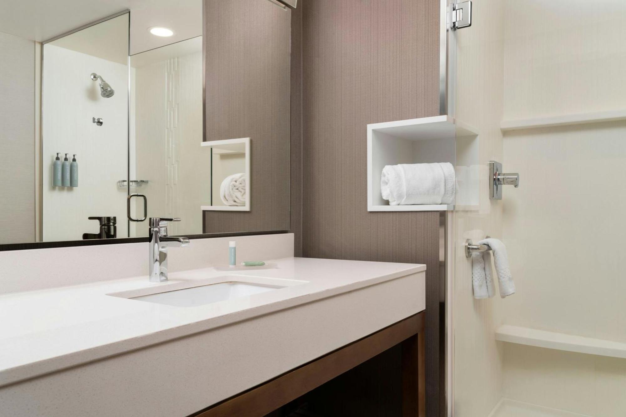 Courtyard By Marriott Denver North/Westminster Eastlake Экстерьер фото
